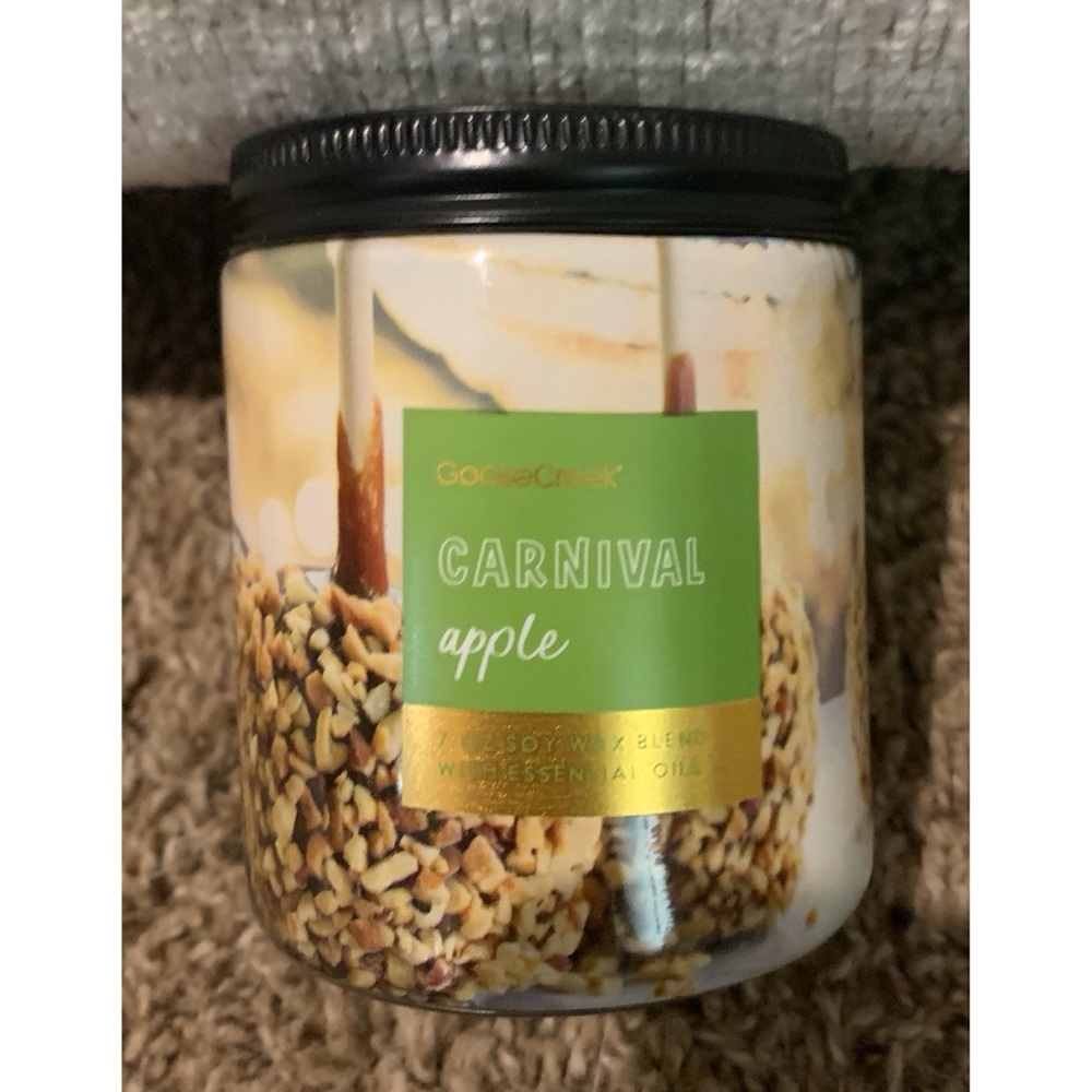 Goose Creek Carnival Apple Candle 7 oz